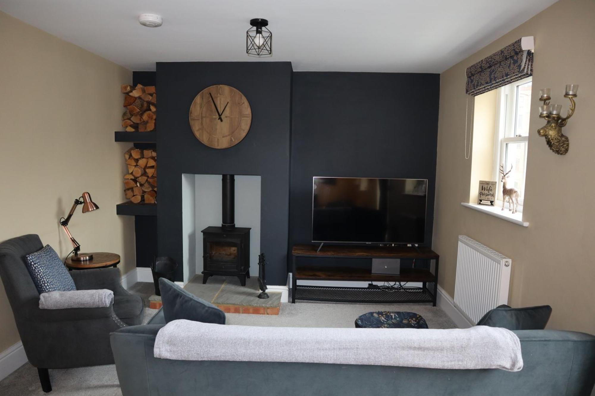 Canal View Cottage With Log Fire & Parking Blisworth エクステリア 写真